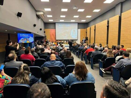 PREFEITURA PRESENTE NO LANÇAMENTO DO PROGRAMA BOTA PRA ANDAR